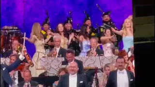 André Rieu and the Johann Strauss Orchestra - Adieu ft. Shannon Rovers Pipe Band