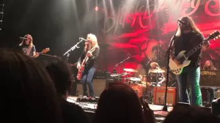 Blackberry smoke - Sleepin Dogs