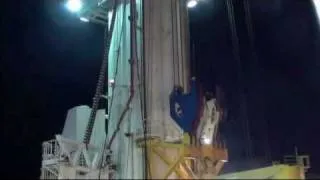 BP Oil Spill - Blowoutpreventer extraction onto the Q4000 oilrig - Video report (Sep 5th, 2010)