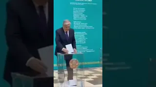 Президент Казахстана проголосовал за справедливый Казахстан