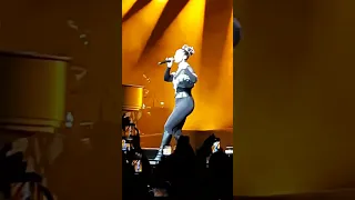 Alicia Keys - Girl On Fire (Bordeaux 2022)