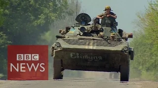 Ukraine crisis: The town where war still rages on - BBC News