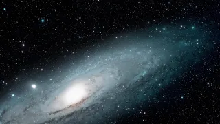 Incredible zooming in on Andromeda galaxy - HubbleESA