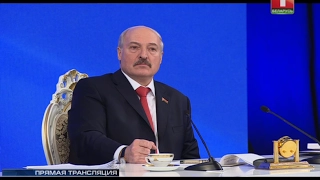 Лукашенко о пенсионерке, в знак протеста залезшей на башенный кран в центре Минска