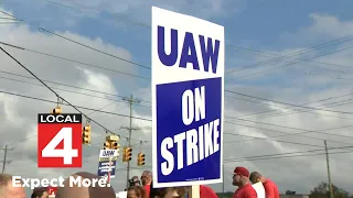 UAW strike week 4: Big Three lay off more autoworkers