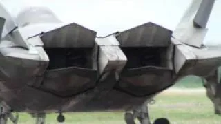 F-22 thrust vectoring nozzles