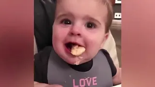 FUNNY VINE ★ Жадные дети едят неудачи    Funniest Babies Eating Fails and Bloope