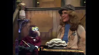 The Muppet Show - 209: Madeline Kahn - Backstage #1 (1977)