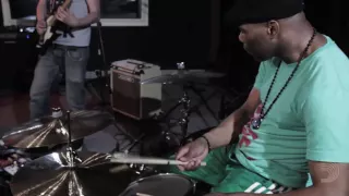 Daru Jones and The Ruff Pack Perform "Cars" by Nottz