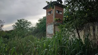 Motel abandonado  com uma  história de  arrepiar