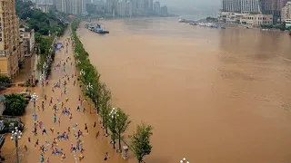 The river burst its banks and submerged the streets underwater! Flood in Sao Paulo, Brazil