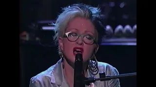 Cyndi Lauper & Heart - Maybe I'm Amazed (live - Women Rock 2000)