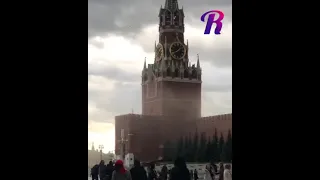 Ураган в Москве обрушил часть стены Кремля