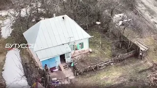 Ukrainian soldiers clearing village Steblyanka from Russian soldiers