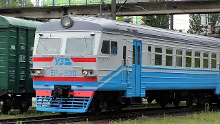 ЭР9М-530 по маршруту Святошино - Коростень отправляется со станции Беличи