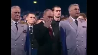 Putin 'cries' at tribute concert