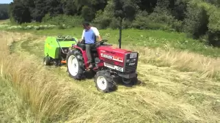 Körbálázó japán kistraktorokhoz. Mini round baler for Japanese compact tractors.