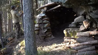 5 SHELTER BUILDINGS: MADE OF STONE .WOOD.AND CLAY. FROM START TO FINISH. BUSHCRAFT SKILLS