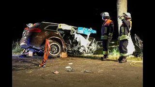 Opel kracht bei Freiensteinau gegen Baum - Tödlicher Verkehrsunfall in der Nacht auf der K93