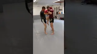 Muay Thai clinch turn and entry for beginners. Great to use when defending against a good boxer