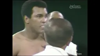 Larry Holmes v Muhammad Ali