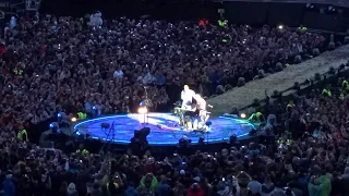 Coldplay München Munich June 2017 Everglow with a fan