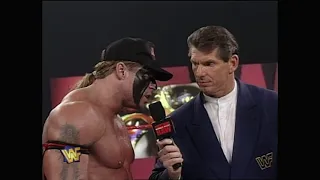 Jerry "The King" Lawler gifts Art to The Ultimate Warrior, & then Smashes it over his Head! (WWF)