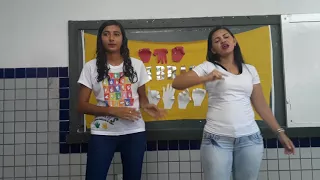 A flor e beija -flor - Libras