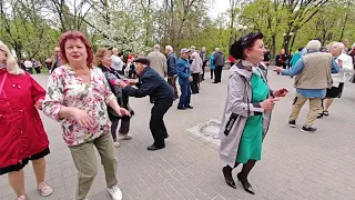 14.04.24г..."Тёща Моя"... гр. Дилижанс... звучит на танцполе в Гомельском парке...