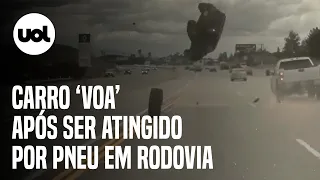 Vídeo: carro 'voa' e capota após pneu se soltar de caminhonete em rodovia dos EUA; assista