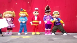 Jollibee mascots came out finally!