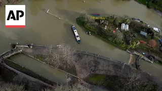 Residents evacuate after severe flooding in UK