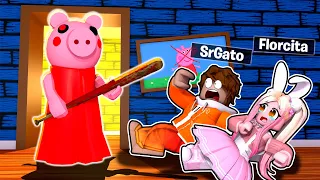 ¡PIGGY NOS QUIERE ATRAPAR! 🐷 😨 | SRGATO X FLOR ESCAPAN DE PIGGY EN ROBLOX