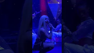 Ava Max - The Motto (Live) London singing to me 🥰 #AvaMax