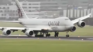 747 Engine Nearly Hits The Runway