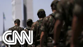 Militares farão desfile com blindados em Brasília | CNN 360