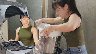 The girl maintained the washing machine for her neighbor