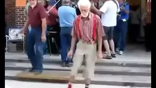Танец этого дедушки обошел весь Интернет