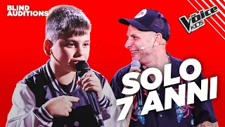 É “Nu Juorno Bono” con Emmanuele e la sua TAMMORRA| The Voice Italy Kids | Blind Auditions