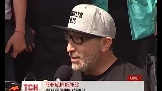 В Харьков на инвалидной коляске вернулся Геннадий Кернес