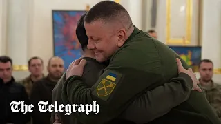 Ukraine: Ex-army chief hugs Zelensky twice during award ceremony