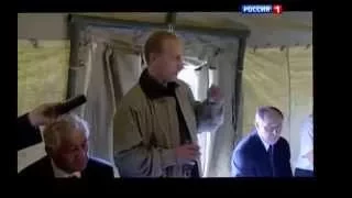 Путин поставил водку на стол. 1999 год