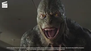 That moment when your high school gets attacked by a giant lizard: The Amazing Spider-Man (HD CLIP)