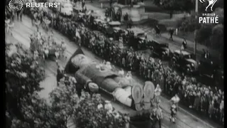 AUSTRALIA: Christmas parade in Adelaide (1947)