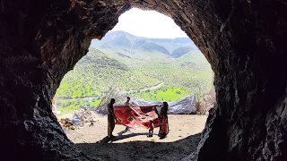 nomadic life;Living in a thousand-year-old cave in the mountains of Iran