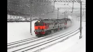 2M62U 0249 and EP10 010 in the snow with a passenger train Moscow - Bryansk.