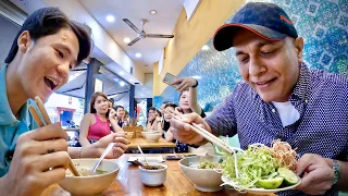 Try This Amazing Soup (Not Pho) In Ho Chi Minh City, Vietnam! Saigon Street Food Tour | Vlog 239