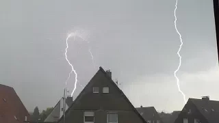 Naheinschläge und laute Donner: Gewitter über dem Ruhrgebiet | 15. Juni 2017