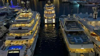 Night Arrival & a Tight Squeeze Docking of M/Y ROE (74m 2021 Turquoise Yacht)