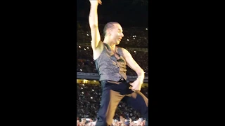 Depeche Mode - Cover me (final, Dave dancing close up ) - 2017-06-27, San Siro Milano